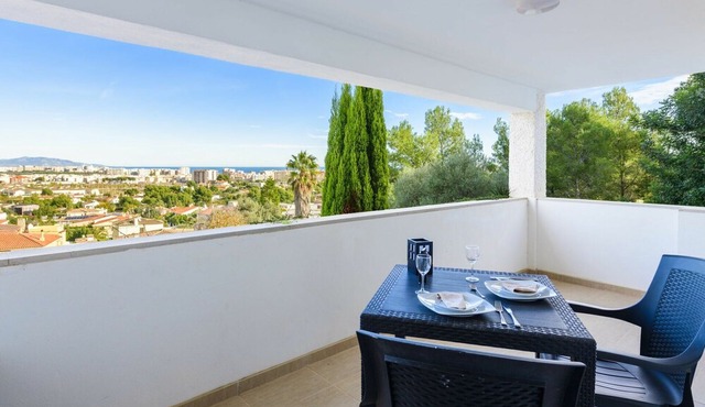 Lovely apartment in villa for 3 people with WIFI, A/C, pool, TV, terrace, pets allowed and parking