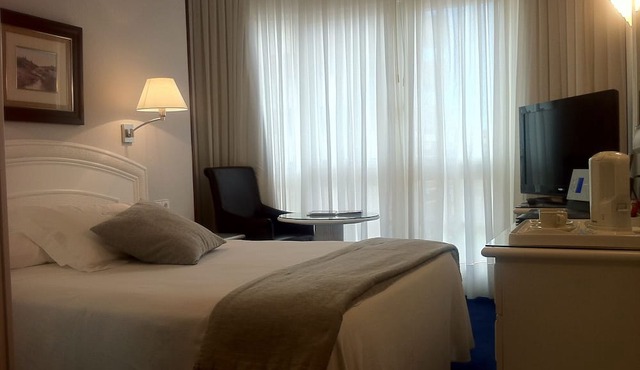 Las Rocas Playa Hotel