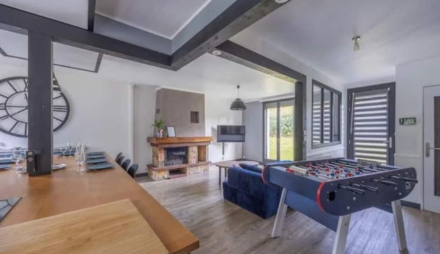 Peaceful House With SPA in Ablon