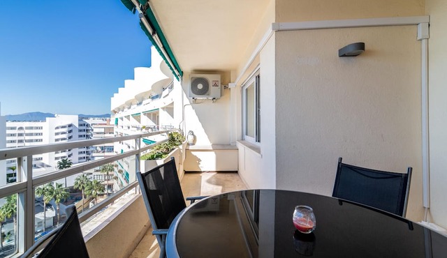 Apartment 'Urban beach Imperator' with Sea View, Pool, A/C & Wi-Fi