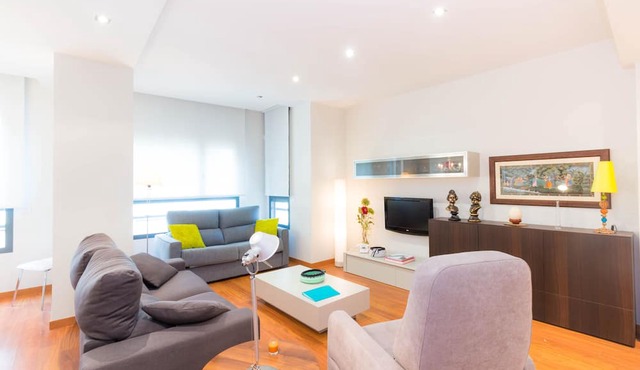 Quiet apartment close to the Town Hall sq