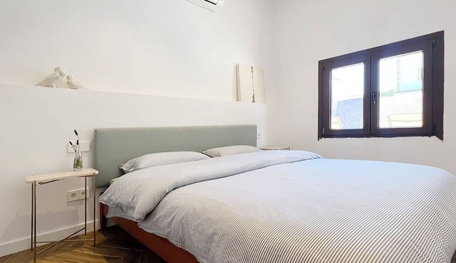 Luxury beach house with pool 3 bedrooms 3 bathrooms, Barbeceau,2min walk to sea