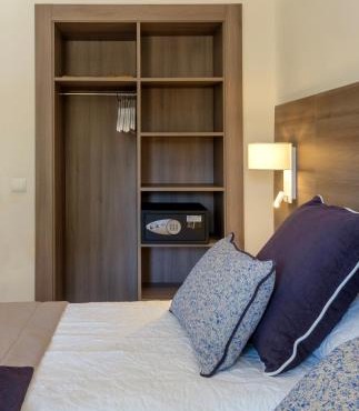 Cabot Tres Torres Apartamentos