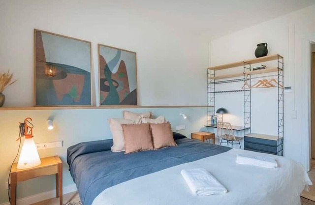 Amazing 5 bd 5 bathroom next to Plaza Catalunya